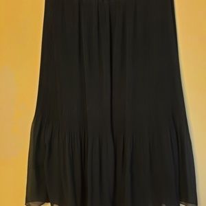 pleated skirt